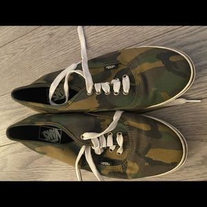 Super rare camouflage vans sneaker!